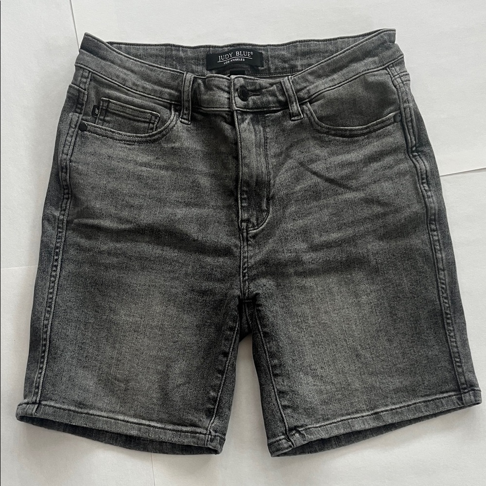 Judy Blue Charcoal Grey woman’s large  Jean Shorts Bermuda Jean shorts stretchy